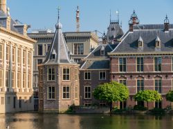 Il complesso architettonico del Binnenhof a L'Aia, Olanda. La sua costruzione risale al XIII° secolo. 



