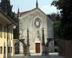 Il Duomo di San Mauro Martire a Maniago, in Friuli.