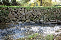 Il Fiume Ciuffenna in Toscana, fotografato a Terranuova Bracciolini in provincia di Arezzo  - © LigaDue / Shutterstock.com