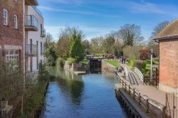 Il fiume Kennet attraversa il centro di Newbury - © Peter Sterling / Shutterstock.com