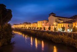 Il Fiume Liri fotografato di notte: siamo a Sora, nella Ciociaria, provincia di Frosinone