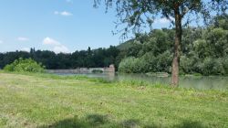 Il fiume Reno a Casalecchio di Reno non lontano da Bologna (Emilia-Romagna).
