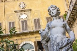 Il giardino interno di Palazzo Medici Ricciardi a Firenze, Toscana.
