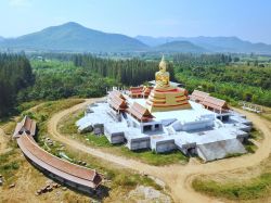 Il Grande Buddha seduto a Hua Hin, provincia di Prachuap Khiri Khan, Thailandia.
