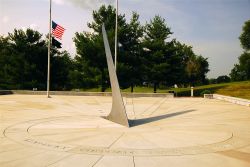 Il Kentucky Vietnam Veterans Memorial a Frankfort, Michigan, Stati Uniti d'America. Qui si possono leggere i 1.103 nomi di persone del Kentucky uccise nella guerra del Vietnam. Il memoriale ...