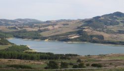 Il lago artificiale di Guardialfiera in Molise, provincia di Campobasso. 