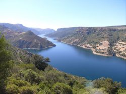 Il Lago basso Flumendosa in Sardegna non lontano da Orroli - © Gianf84 - CC BY 3.0, Wikipedia