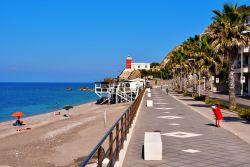 Il lungomare e la spiaggia cittadina di Capo d'Orlando in Sicilia