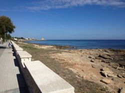 Il lungomare e la spiaggia di Casalabate, costa adriatica del Salento (Puglia) - ©  Galiandro Richard / panoramio.com