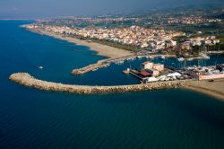 Il mare a Portorosa di Oliveri in Sicilia, siamo vicino a Tindari, provincia di Messina