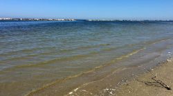 Il mare a Valverde di Cesenatico e gli scogli a protezione della spiaggia