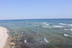 Il mare limpido di Tuzla, costa del Mar Nero, Romania