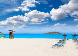 Il mare limpido e la spiaggia di Magaluf, isole Baleari