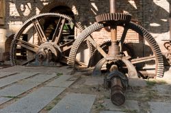 Il meccanismo di una ruota in un vecchio mulino ad acqua a Haguenau, Francia.
