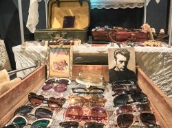 Il Mercatino delle Pulci a Corsico, hinterland milanese, Lombardia - © Giuseppe Piazzese / Shutterstock.com