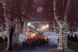 Il mercatino di Natale nel parco Zrinjevac di Zagabria, la capitale della Croazia - © DarioZg / Shutterstock.com