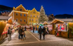 Il Mercatino natalizio di Vipiteno è uno dei mercatini dell'Avvento originali in Alto Adige - © Stefano_Valeri / Shutterstock.com