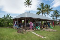 Il mercato di un villaggio di donne nella capitale Suva, Viti Levu, Figi - © EA Given / Shutterstock.com