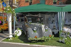 Il mercato floreale di Punta marina a Maggio in Emilia-Romagna. - © claudio zaccherini / Shutterstock.com