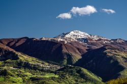 Il Monte Cimone, la vetta più alta dell'Appennino settentrionale ripreso dalla zona di Lama Mocogno in Emilia