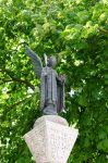 Il monumento all'angelo nella piazza principale di Trebinje, Bosnia Erzegovina.
