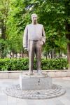 Il monumento in onore di Jovan Ducic nel centro di Trebinje, Bosnia Erzegovina - © Nixy Jungle / Shutterstock.com