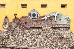 Il monumento per i 500 anni di fondazione della città di Sancti Spiritus, Cuba. Il primo nucleo abitativo lungo le sponde del rio Tuinicù venne in seguito spostato di 6 chilometri ...