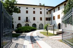 Il municipio di Morsano al Tagliamento in Friuli - © robychiasais / mapio.net