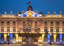 Il municipio di Nancy in piazza Stanislao, uno dei Patrimoni dell'Umanità UNESCO in Francia - © HUANG Zheng / Shutterstock.com


