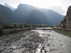 il paesaggio della Dora Baltea nei pressi di Donnas, vicino a Bard