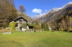 Il paesaggio di Montagna nella valle di Premia, presso gli Orridi di Uriezzo in Piemonte