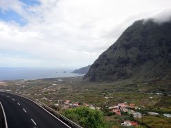 Il paesaggio intorno a La Frontera fino alle acque di El Golfo. IEl Hierro (Canarie, Spagna).