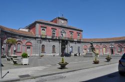 Il palazzo del Comune di Cercola, cittadina nella zona metropolitana di Napoli, nei pressi del vulcano Vesuvio