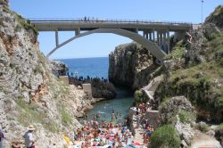 Il ponte del Ciolo con l'insentaura a Santa ...