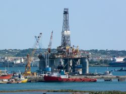 Il porto di Augusta sulla costa orientale della Sicilia.