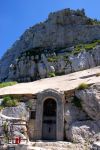 Il Santuario di Monte Cervati nel giorno della Processione della Madonna delle Nevi