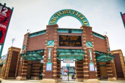 Il Victory Field Stadium di Indianapolis, Indiana. Si tratta di uno stadio da baseball della Lega Minore. La sua inaugurazione al pubblico risale al 1996 - © photo.ua / Shutterstock.com ...