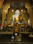 Interno del Wat Jong Kham a Mae Hong Son (Thailandia): si tratta di uno dei luoghi sacri in stile Shan/Burmese.
