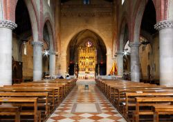 Interno dell'Abbazia di Santa Maria di Follina in Veneto - © Mauro Carli / Shutterstock.com