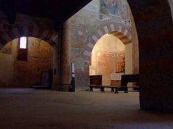 Interno della Abbazia di Sant'Antonio di Ranverso a Buttigliera Alta Di Lorenzo - Abbazia di S. Antonio di Ranverso, CC BY 2.0, Collegamento