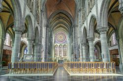 Interno della chiesa di San Donato a Arlon, Vallonia, Belgio. L'edificio è stato costruito nel 1626 dai padri cappuccini - © Komelin / Shutterstock.com