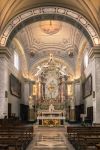 Interno della chiesa di Santa Maria e San Rocco a Pitigliano, Toscana. Risale al XII° o XIII° secolo ed è considerata la più antica chiesa del paese. L'interno è ...