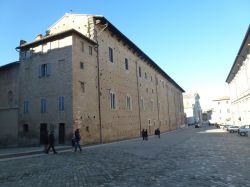 Isitituto scienze religiose Urbino su via aurelio Saffi