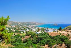 Una pittoresca veduta del mare Egeo dalle montagne di Kefalos, isola di Kos (Grecia) - © Kert / Shutterstock.com