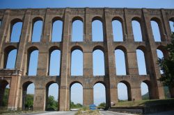 L'acquedotto Carolino voluto dal Vanvitelli per alimentare le fontane della Reggia di Caserta, Campania.
