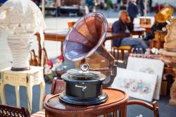 L’Angolo del Collezionista, mercatino dell'antiquariato a Siena,  Piazza del Mercato