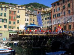 L'area dedicata alla frittura duranta la Sagra del Pesce di Camogli - © Alessio Sbarbaro - CC BY-SA 3.0 - Wikipedia