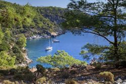 La baia di Marmaris, Turchia. E' un incantevole angolo sul Mediterraneo che offre non solo splendide spiagge e località naturali ma anche un territorio che nulla ha da invidiare ai ...