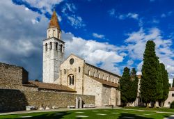 La Basilica di Santa Maria Assunta ad Aquileia in Friuli, uno dei monumenti architettonici più spettacolari nel nord d'Italia
