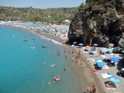 La bella spiaggia di Lentiscelle a Marina di Camerota in Campania, penisola del CIlento. - © Lucamato / Shutterstock.com